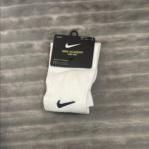 Nike White Athletic Socks Performance Comfort